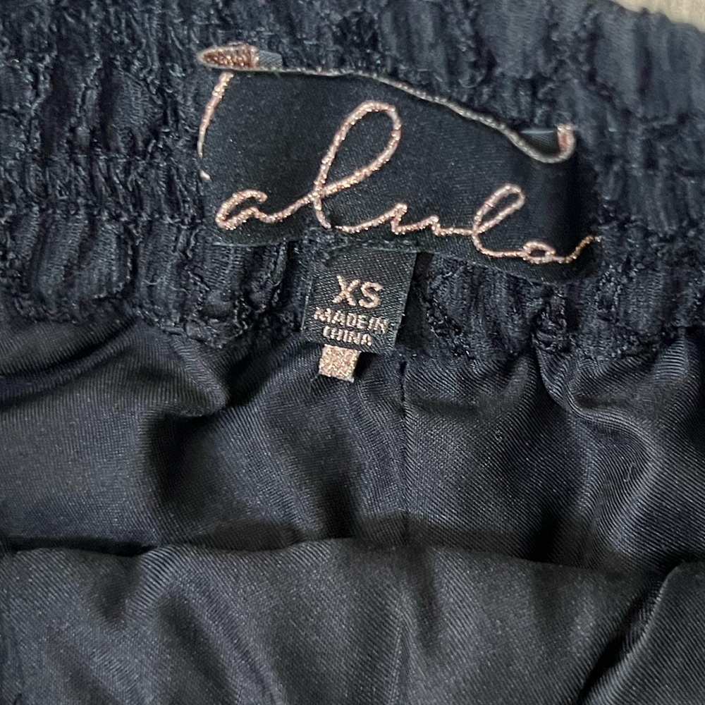 Talula Aritzia lace shorts black floral flowers booty shorts cute boho fairy y2k - Picture 3 of 3